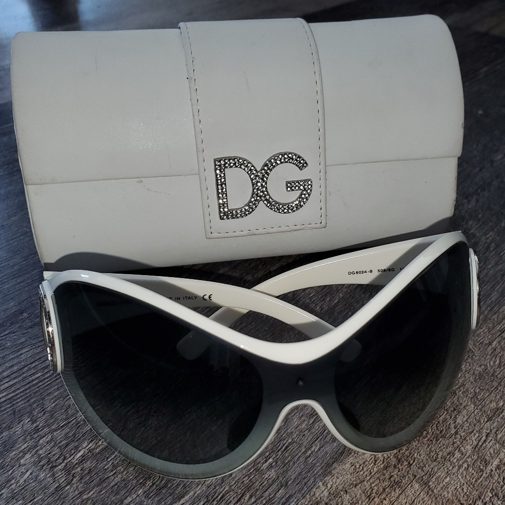 Dolce & Gabbana White and Black Oversized Cat-Eye Sunglasses